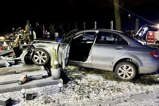 Zdemolował bramę cmentarza i wjechał w nagrobki! Zaskakujące zachowanie 41-latka