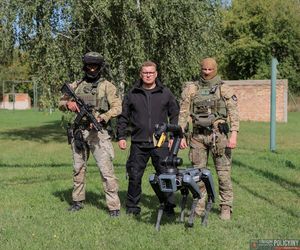 Ma cztery łapy, stalowe serce i właśnie podał łapę policjantowi. „Robopies” nowym hitem w służbach