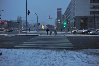 Totalny atak zimy nadciąga do Warszawy. Nawet 15 cm śniegu i silne wichury. Przeszywające zimno