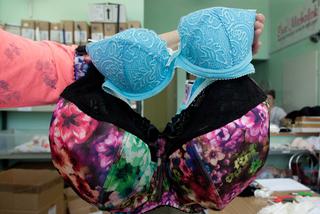 Największy biustonosz na świecie.