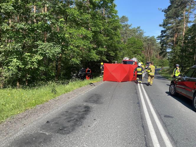 Policjanci z Tucholi w żałobie. Tak żegnają tragicznie zmarłego kolegę. "Będzie nam Ciebie brakowało!" 