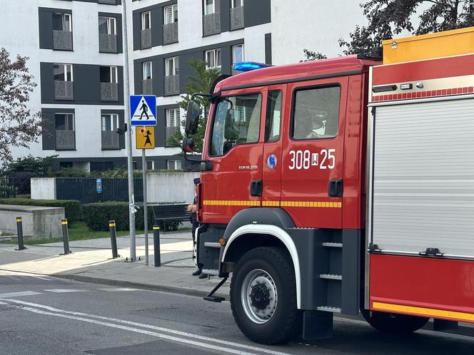 Ewakuacja na Gocławiu. W mieszkaniu materiał wybuchowy!