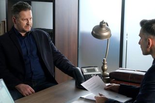 M jak miłość odc. 1852. Kamil Gryc (Marcin Bosak), klient kancelarii - Jabłoński (Marcin Piętowski),