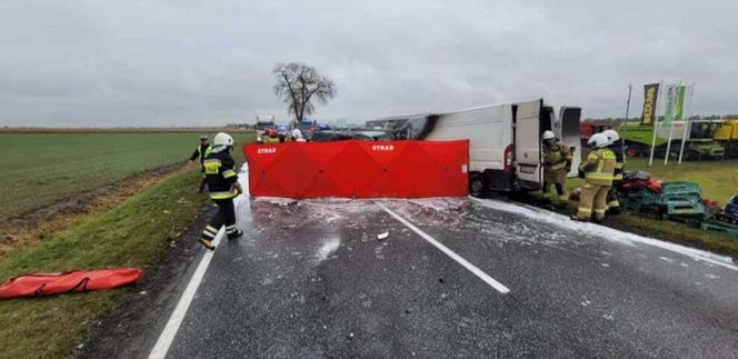 Tragiczny wypadek w Lubaszczu na DK10. Dwie osoby nie żyją