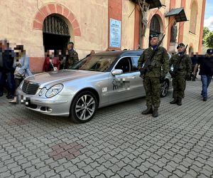 Ojciec i 2-letni synek spoczęli w jednej trumnie