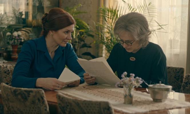 Stulecie Winnych 3 odc. 39. Andzia (Barbara Wypych), Ania (Urszula Grabowska)