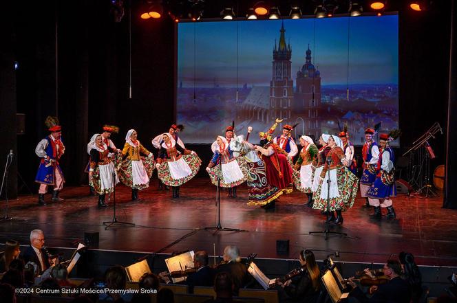 Koncert wielkanocny Zespołu Pieśni i Tańca Świerczkowiacy w Centrum Sztuki Mościce