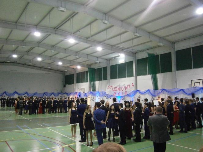 Studniówka w liceum Poniatowskiego