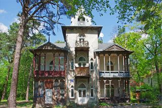 Nie musisz jechać do Ciechocinka. Ten uzdrowiskowy kurort leży tuż pod Warszawą