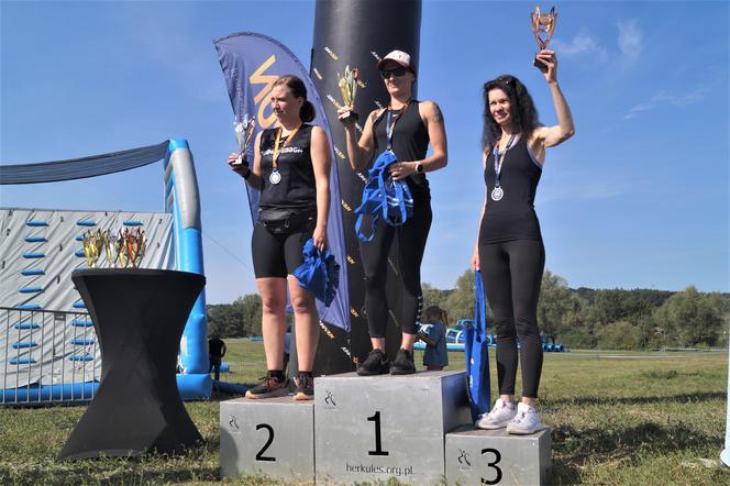 Jump and Run 2023 w Bydgoszczy. Bieg z dmuchanymi przeszkodami przyciągnął tłumy