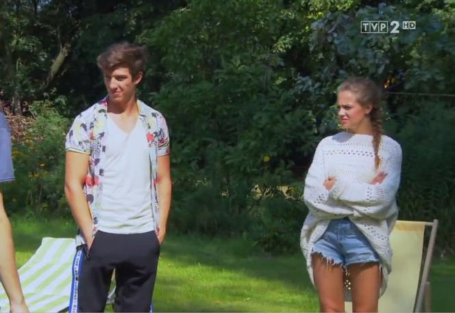 Barwy szczęścia, odcinek 1987. Oliwka (Wiktoria Gąsiewska), Justin (Japser Sołtysiewicz)