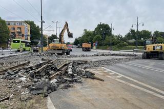 Prace remontowe w rejonie placu NOT w Toruniu. Zdjęcia z centrum miasta
