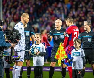 Raków Częstochowa kontra Lech Poznań 4:0. Tak bawili się kibice