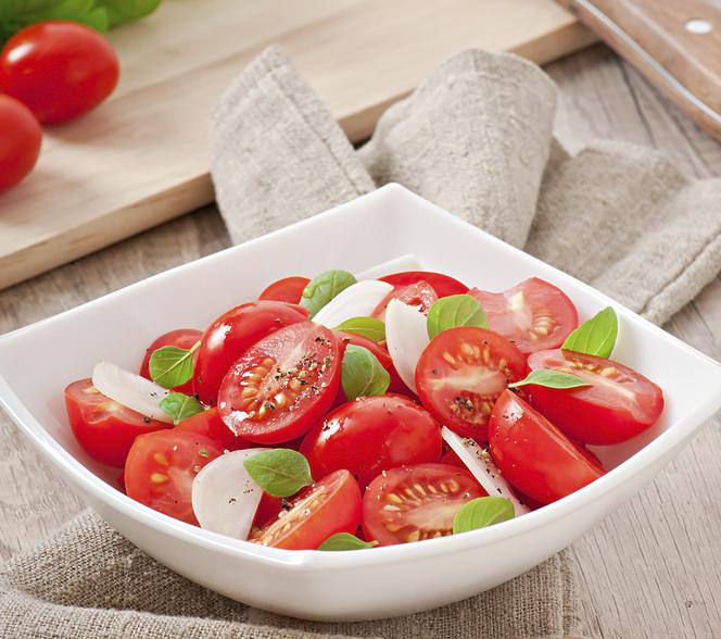 Turecka sałatka z pomidorów i papryki