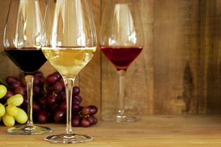 Domowe wino z winogron - jak zrobić? Prosty przepis 