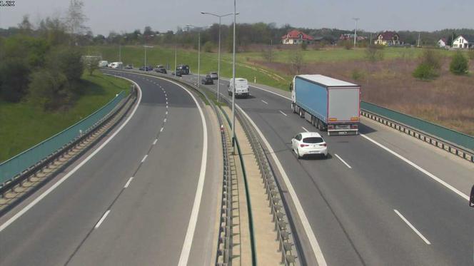 Dwa groźne wypadki na obwodnicy Krakowa. "Masakra, wszystko stoi"