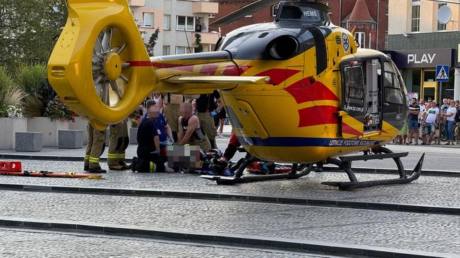 Mężczyzna nagle zasłabł i upadł. Ratownicy stoczyli heroiczną walkę o jego życie