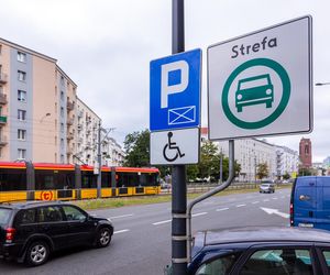 Strefa czystego transportu w Warszawie ma już rok. Mandatów – zero