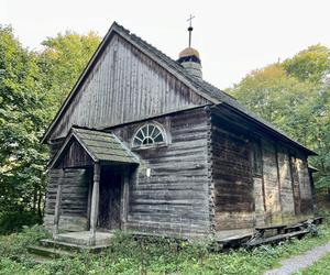 Kościoły, dworki i zagrody. Świętokrzyski Szlak Architektury Drewnianej zachwyca