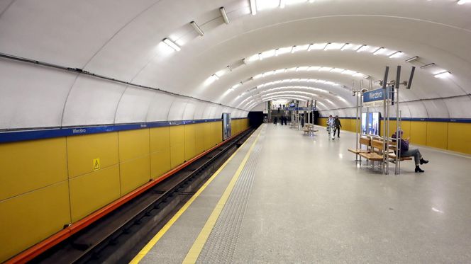 Metro w Warszawie już wozi pasażerów, ale wciąż są drążone nowe linie