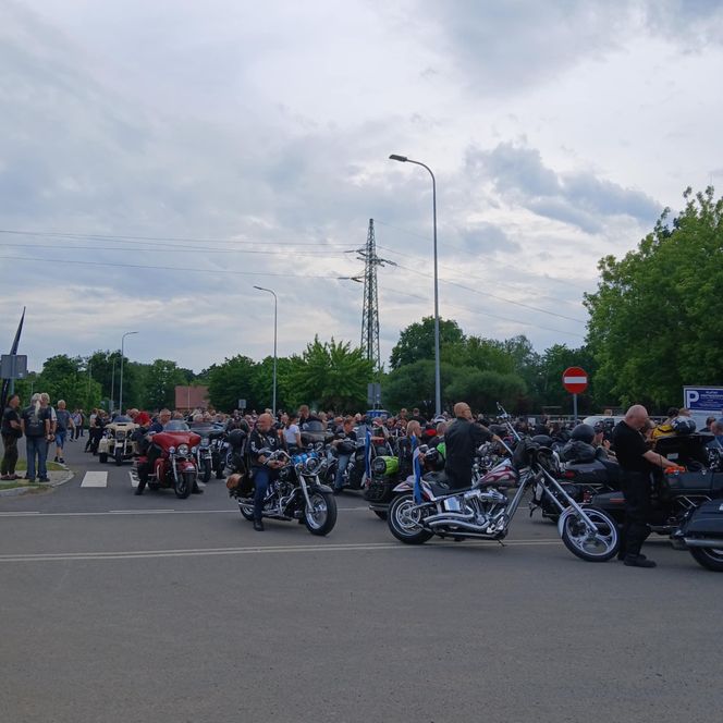 Lśniące maszyny i ryk silników. Do Bydgoszczy przyjechało kilka tysięcy harleyowców
