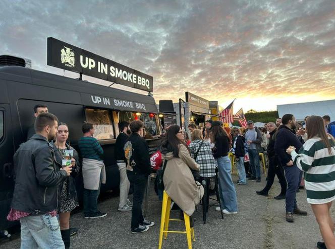 Foodtruckowe miasteczko na Openerze. Za zwykłą zapiekankę zapłacisz majątek 