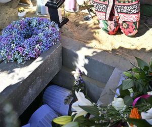 Tomasz Jakubiak - te przedmioty znalazły się w jego grobie