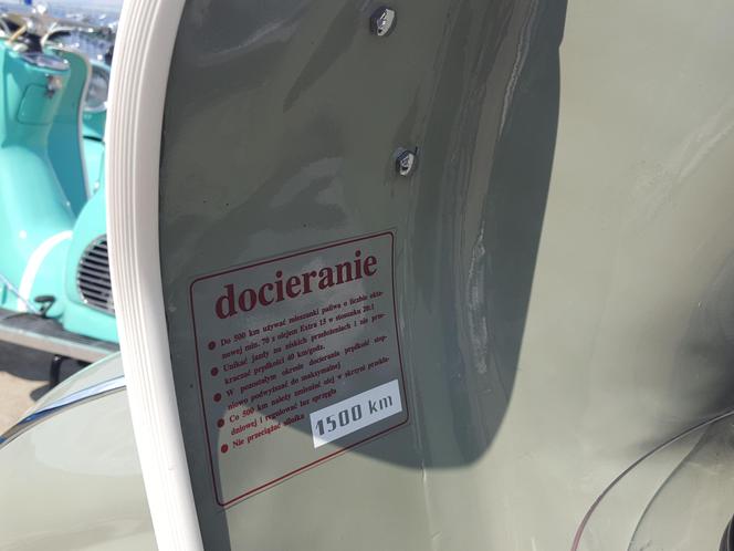 Osy kręciły kółka na stadionie żużlowym w Lesznie. Ogólnopolski zlot skuterów Osa Osieczna-Leszno 