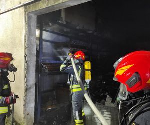 Pożar w Olsztynie. Akcja 40 strażaków w magazynie przy ul. Metalowej.
