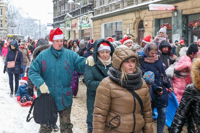 Parada w Mikołajów w Chorzowie na koniec Mikołajowego Festiwalu Czekolady z... owadami