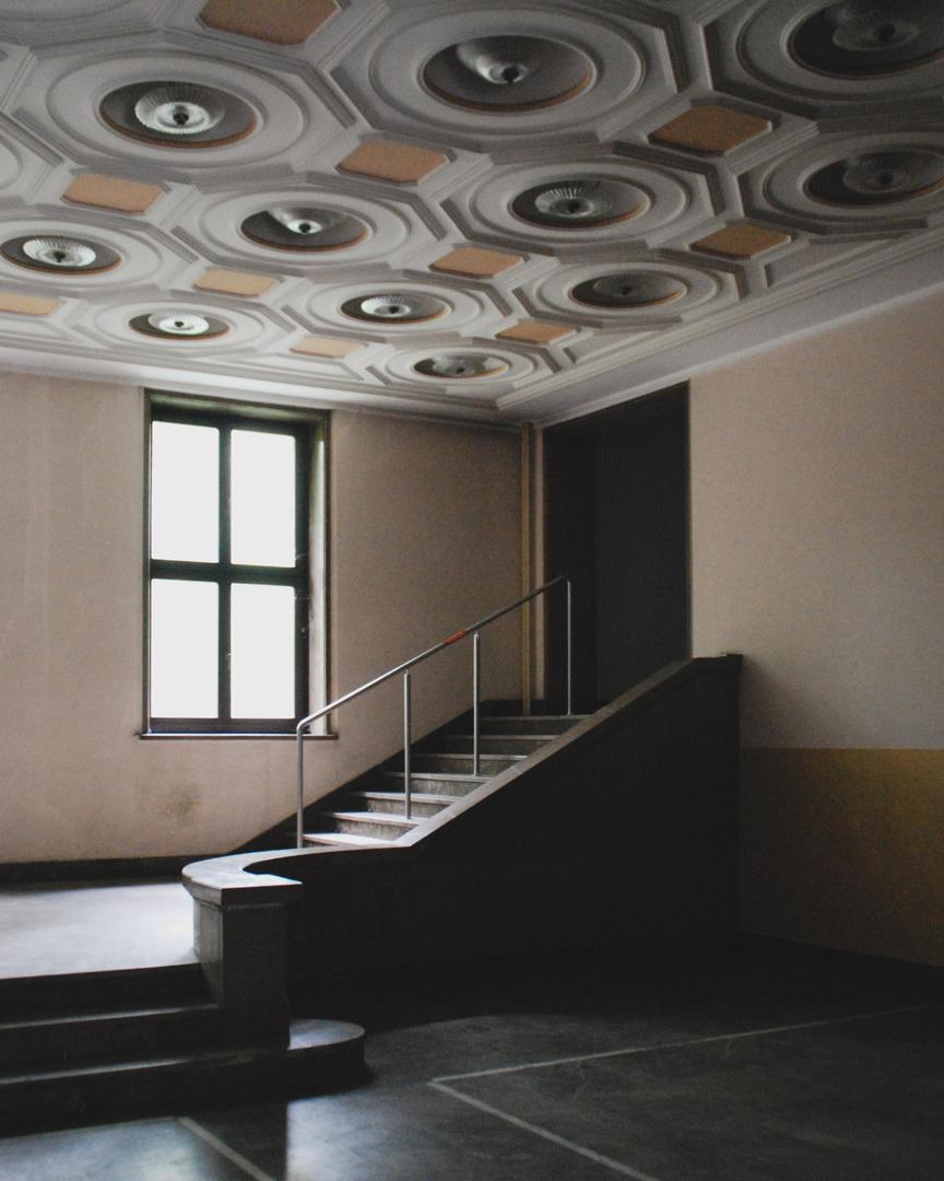 Centrum Administracyjne Huty im. Lenina - zobacz zdjęcia wnętrz Budynku Zarządu "Z"