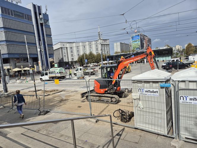 Tramwaje wróciły na Rynek w Katowicach. A to wciąż plac budowy