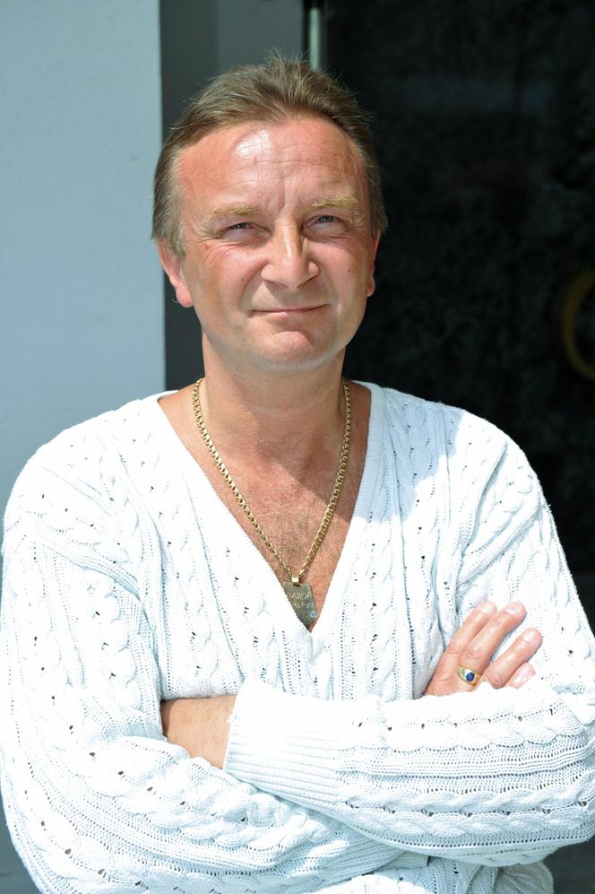 Widzowie pokochali go za rolę posterunkowego Staśka w "Ranczu". Dziś żyje z dala od blasku fleszy
