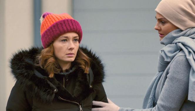 Przyjaciółki 11 sezon odcinek 129. Zuza (Anita Sokołowska), Inga (Małgorzata Socha)