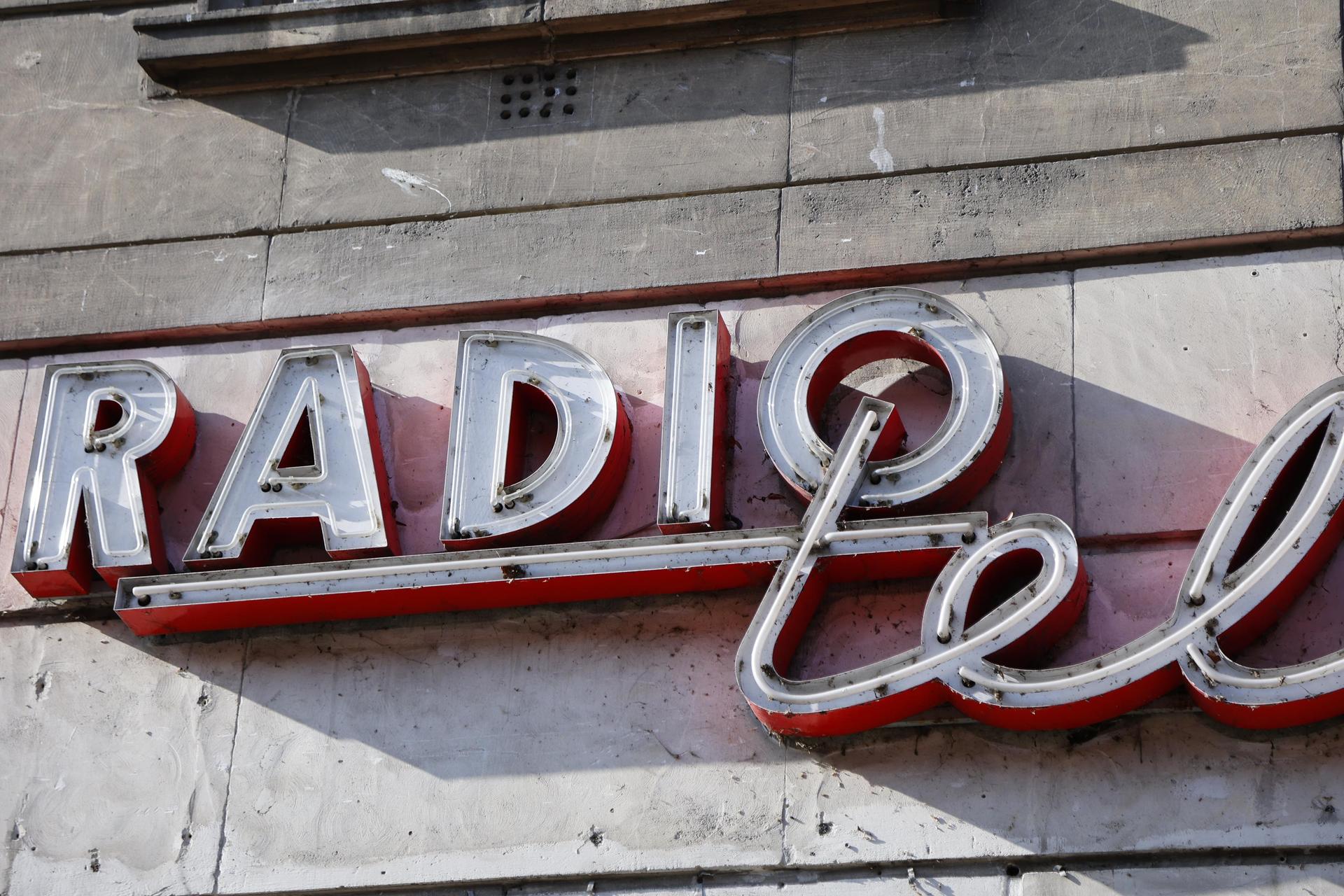 Warszawskie neony z PRL-u - zobacz zdjęcia iluminacji i sprawdź, gdzie je znaleźć