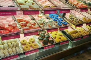 3 Dunkin' Donuts zawitał do Łodzi. Na Piotrkowskiej kolejki