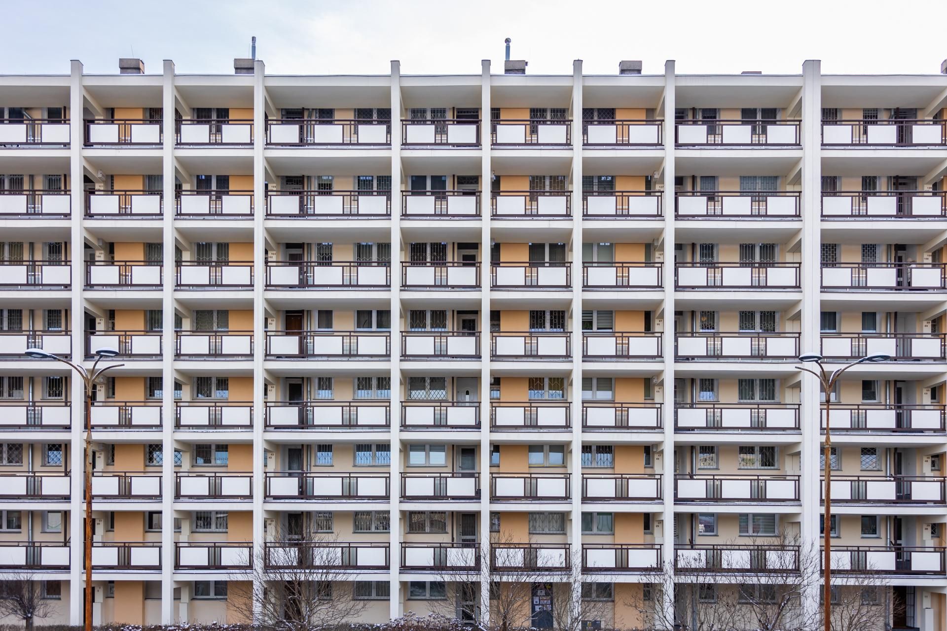 Przyczółek Grochowski - zdjęcia warszawskiego Pekinu. Zobacz, jak wygląda najdłuższy blok w Polsce