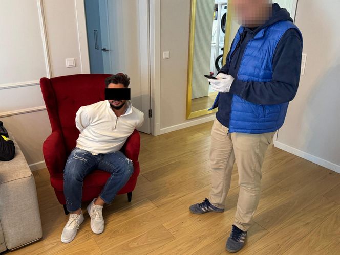 Niemieccy policjanci rozbili gang oszustów z Warszawy. Straty seniorów sięgają fortuny