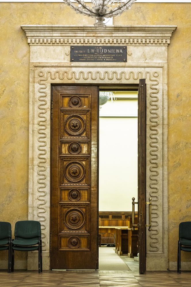 Pamiątki z Pałacu Kultury i Nauki. Historia budynku w przedmiotach 