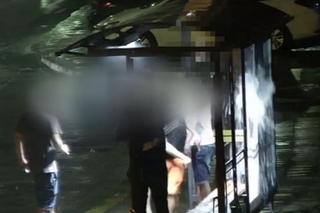 Radom. Zdemolowali wiatę. Gdy trafili za kratki, dostali szału