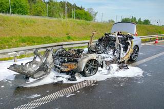 Pożar auta na S5 koło Leszna. Prawie nic z niego nie zostało [ZDJĘCIA]