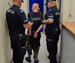 Próbował wepchnąć kobietę pod pociąg metra. Szokujące sceny w Warszawie