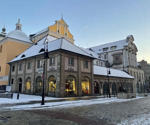 Centrum Poznania w śniegu