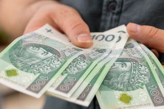 Kiedy wypłata dodatku węglowego? Najszybciej po 30 dniach, a najpóźniej? Opóźnienia i niższe wypłaty dodatku po wyczerpaniu puli