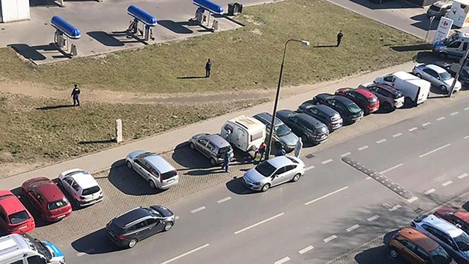 Koronawirus w Łodzi. 42-latek z podejrzeniem COVID-19 uciekł ze szpitala. Policja znalazła go na Teofilowie