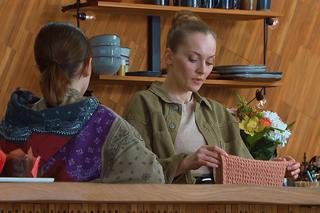 Barwy szczęścia, odcinek 2706: Renata (Ania Mrozowska), Luiza (Julia Zielińska)