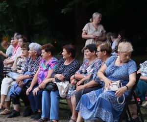 Wirują warkocze i wstążeczki. Tak bawili się lublinianie na potańcówce w skansenie!