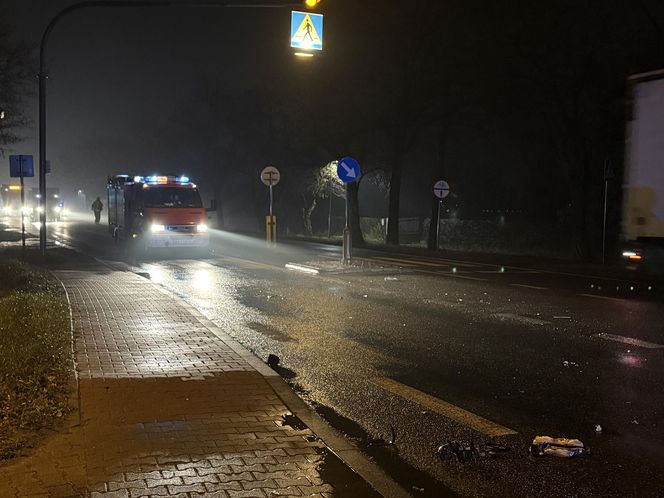 Tragedia na DK92. Kierowca potrącił młodą dziewczynę i uciekł. Trwają poszukiwania ciemnego auta