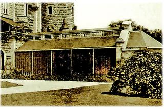 Metamorfoza Zamku w Mosznej. Z sanatorium w bajkowy hotel - tak przez lata zmieniał się jeden z najbardziej czarujących budynków w Polsce