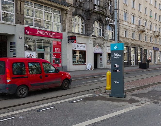 Licznik rowerowy stanął przy placu Wolności
